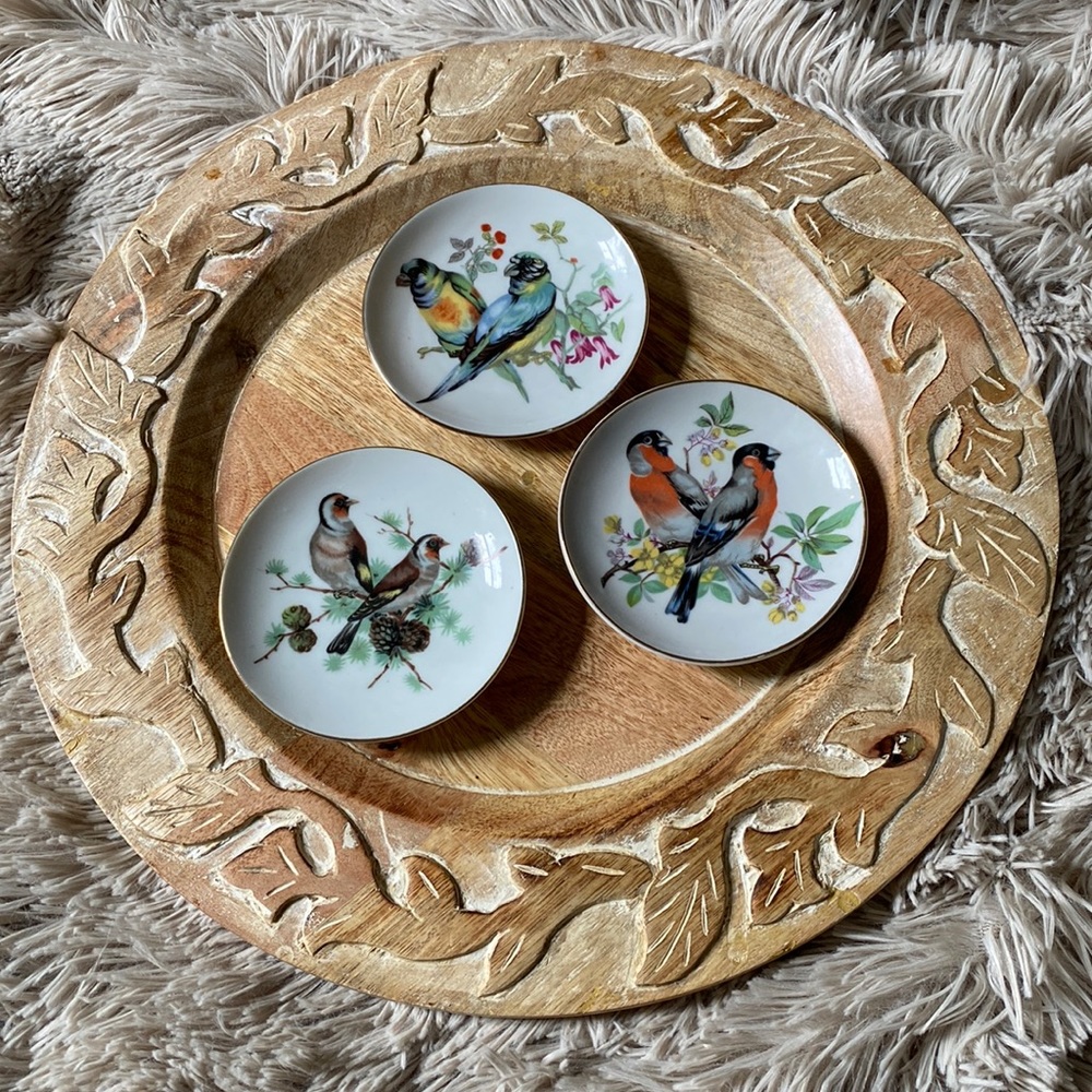 VINTAGE BIRD HANGING WALL PLATES TRINKET DISHES SET OF 3